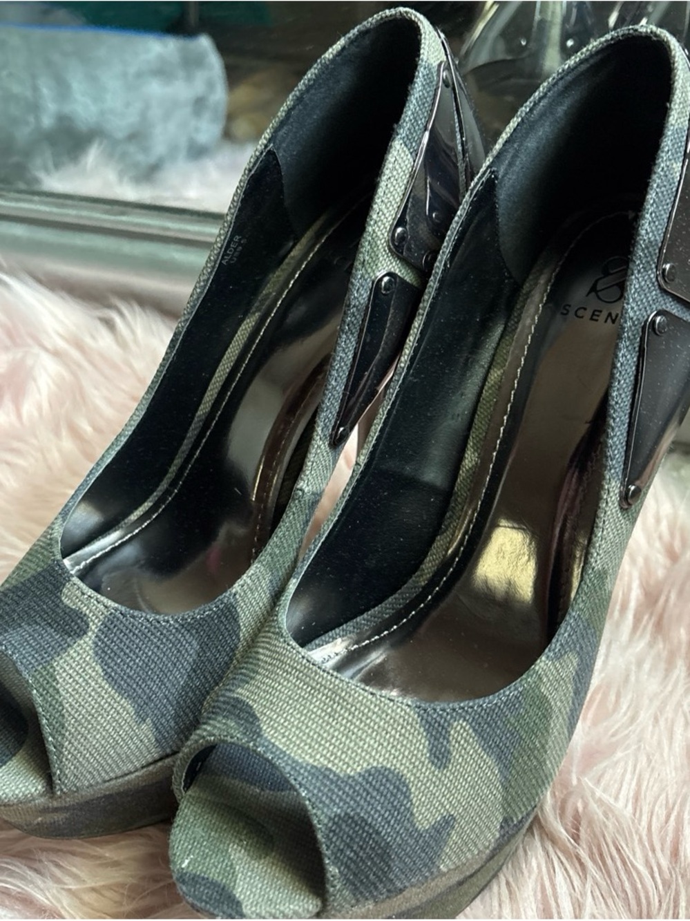 Scentsy Green Camo Peep-Toe Platform Pumps SOLD